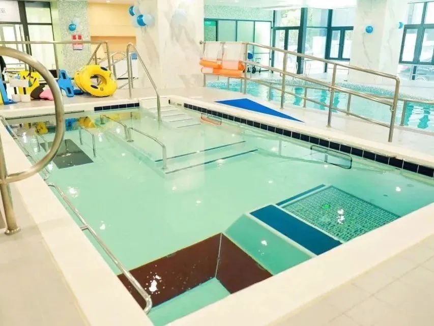 1-230H010423Q37 水中活动,康疗水下活动,水疗康复